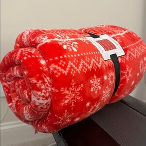 NWT Victoria's Secret Festive Red Sherpa Blanket